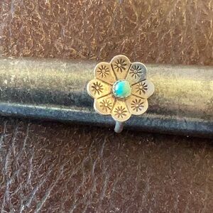 ⭐️HOLD for loriblan ⭐️.                     Ring Native American Flower